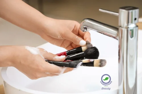 come lavare i pennelli da trucco